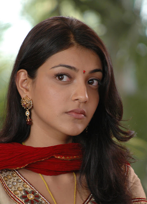 kajal agarwal looking from aarya hot photoshoot